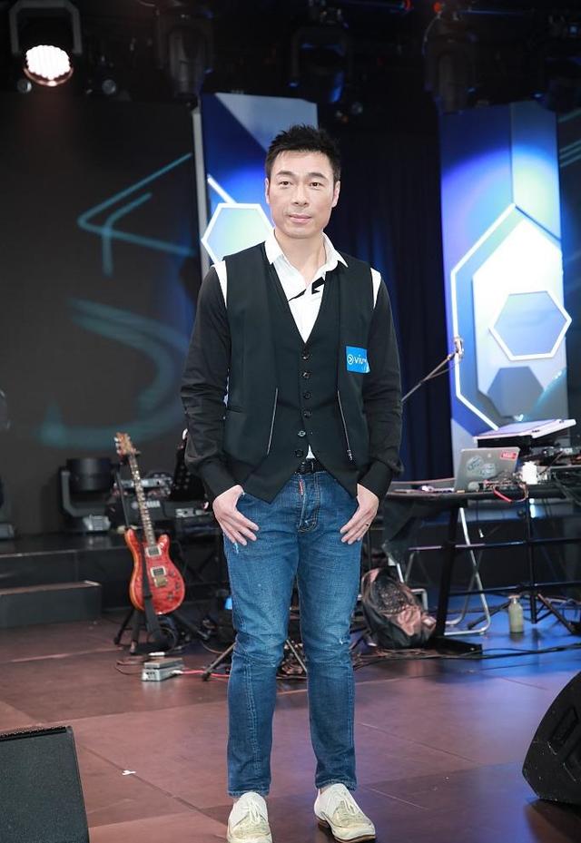 郑秀文许志安解读,郑秀文许志安再度出游修复感情