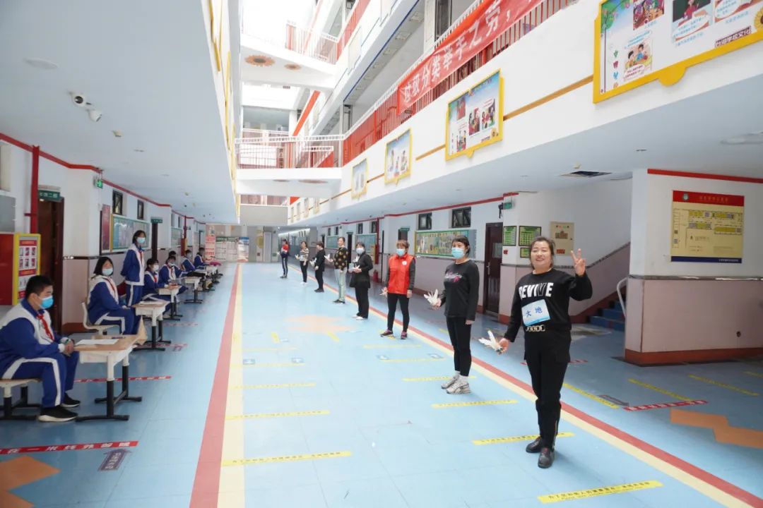 拔河跑步踢毽子跳绳,拔河踢毽子比赛奖励