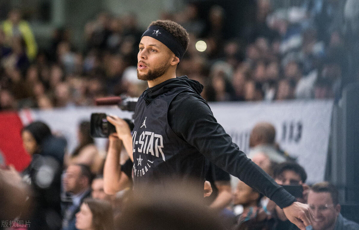 格局小了吧？难道你只看到库里花18万美元买了个NFT头像？