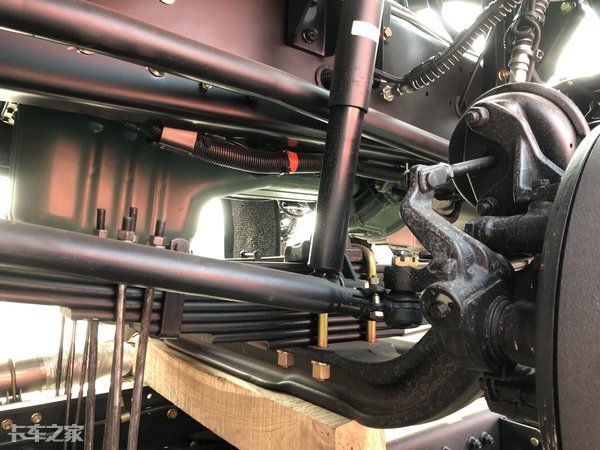国六动力强劲车,国六解放j6p牵引车自重