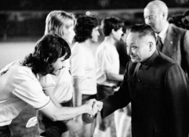 1987年,*小平邓**邀马拉多纳来中国被索天价出场费,这是怎么回事?