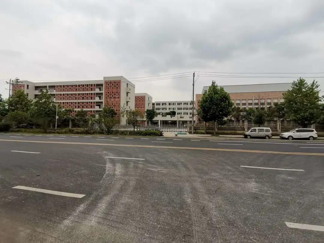 吉安各楼盘附近学校,吉安8中分校学区房