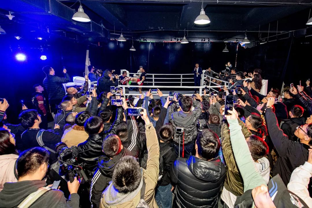 摔跤吧爸爸原型真实照片,摔跤吧爸爸原型爸爸有儿子吗