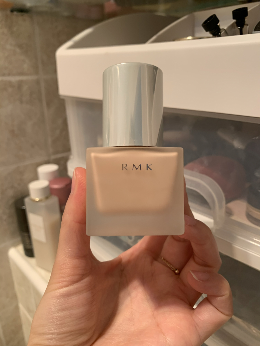 嘉娜宝粉底霜适合什么肤质,李佳琦嘉娜宝贵妇粉底霜