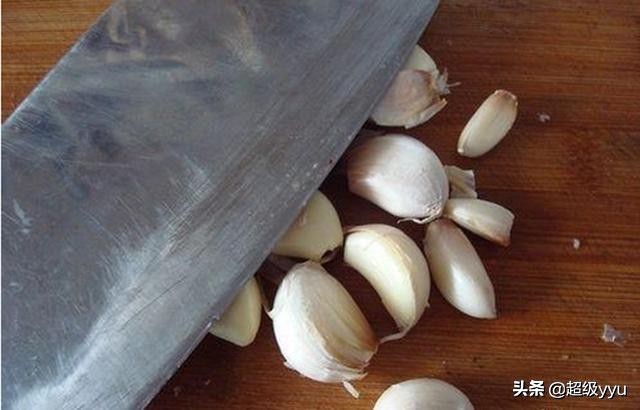 灭蟑螂的小窍门简单有效,如何快速灭蟑螂小窍门家庭