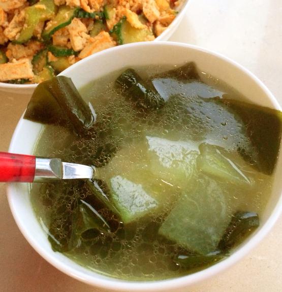 泡干海带换水吗,泡干海带的正确方法