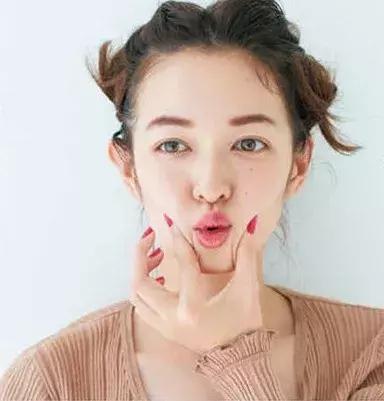 中年女人怎么化妆才能变年轻,夏天少女怎么化妆才好看