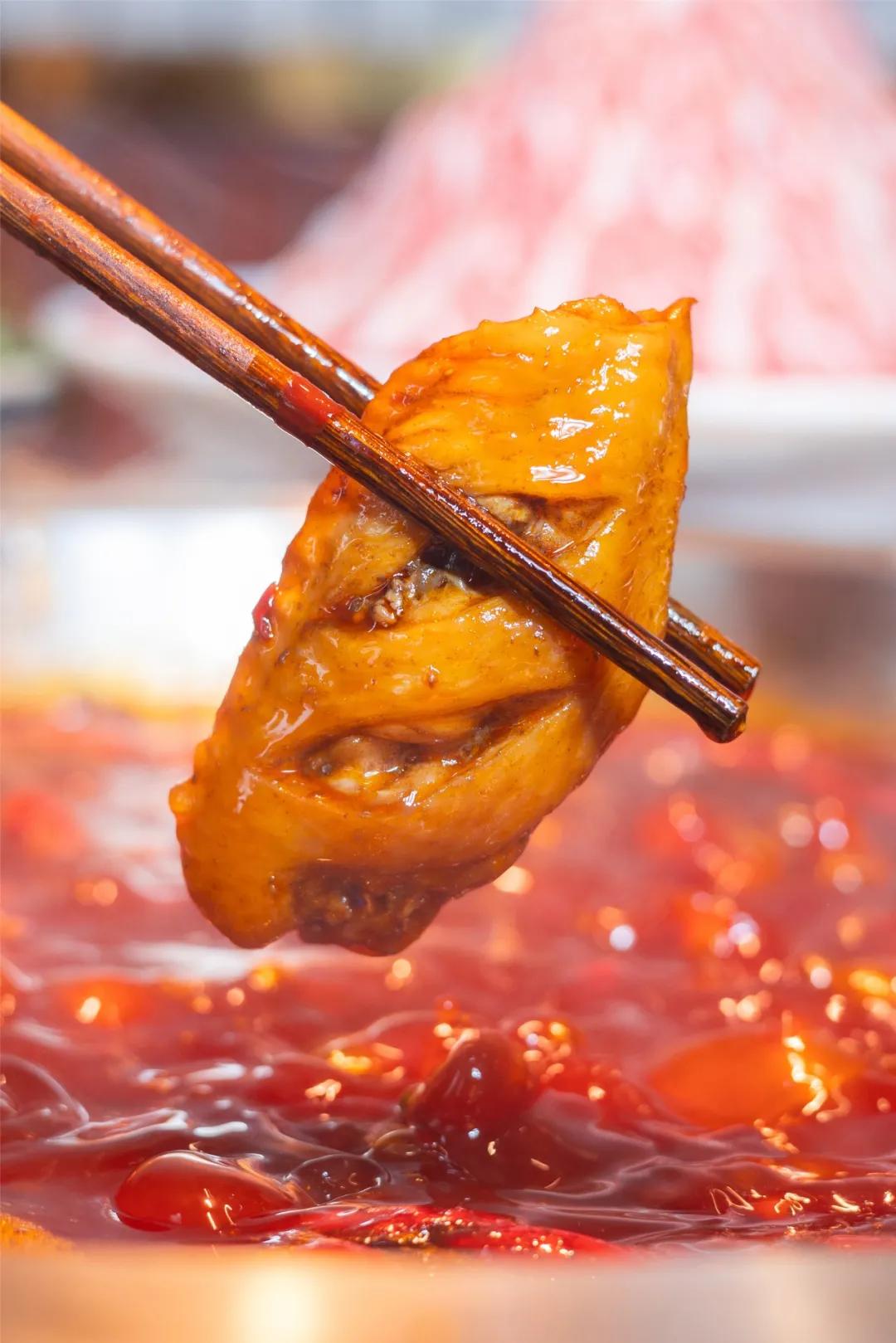 等位2000桌的“卤校长”杀进人广！女生来，免费吃