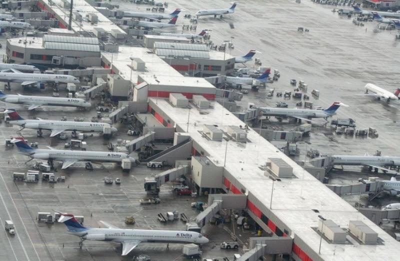 全球机场排名前20名,全球十大跑道最多的机场