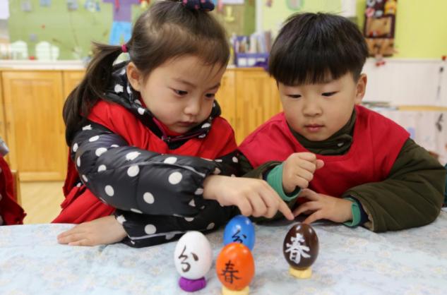 幼儿园的孩子不听话，家长抓住“两个阶段”，收获“听话”乖宝宝