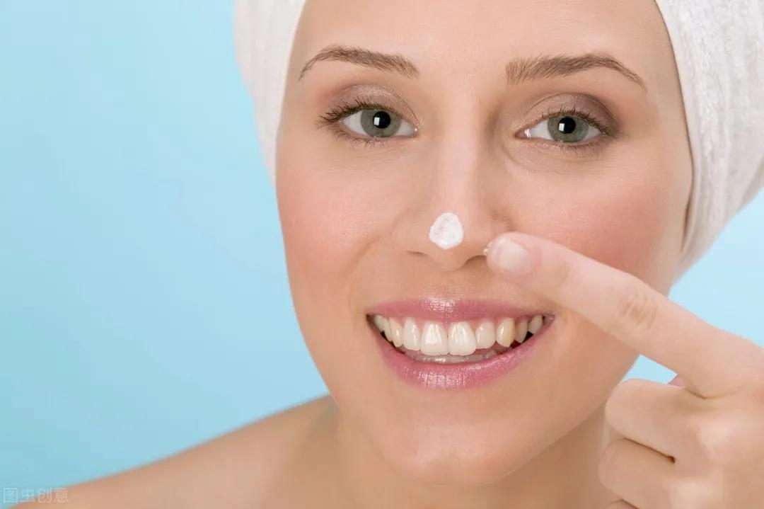 为什么鼻翼两边一直发红痒,为什么鼻翼两侧发红肿