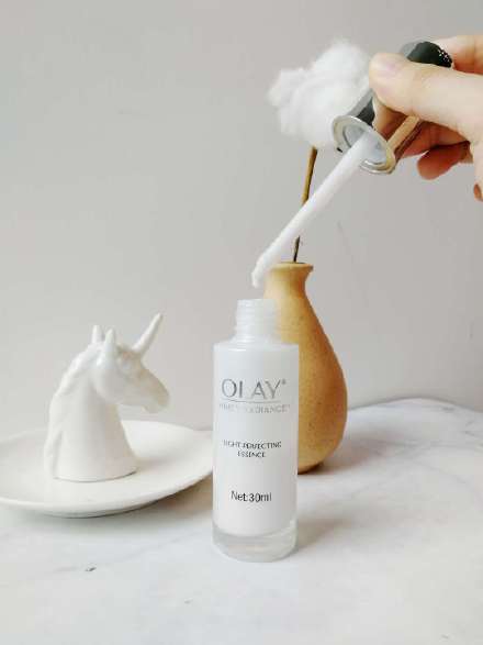 肖战变白的方法,肖战代言护肤品小白瓶的视频