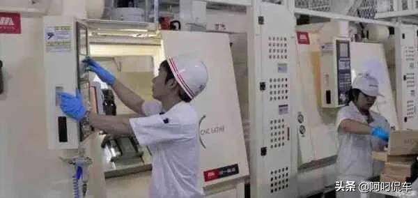 车漆镀晶喷漆使用后弊端,车漆打蜡还是镀晶比较合适一些