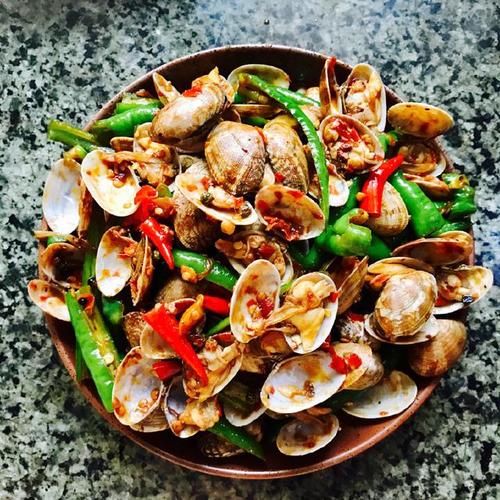 怎样挑选最新鲜的蛤蜊？学会这几个小妙招！教你挑出最好吃的蛤蜊