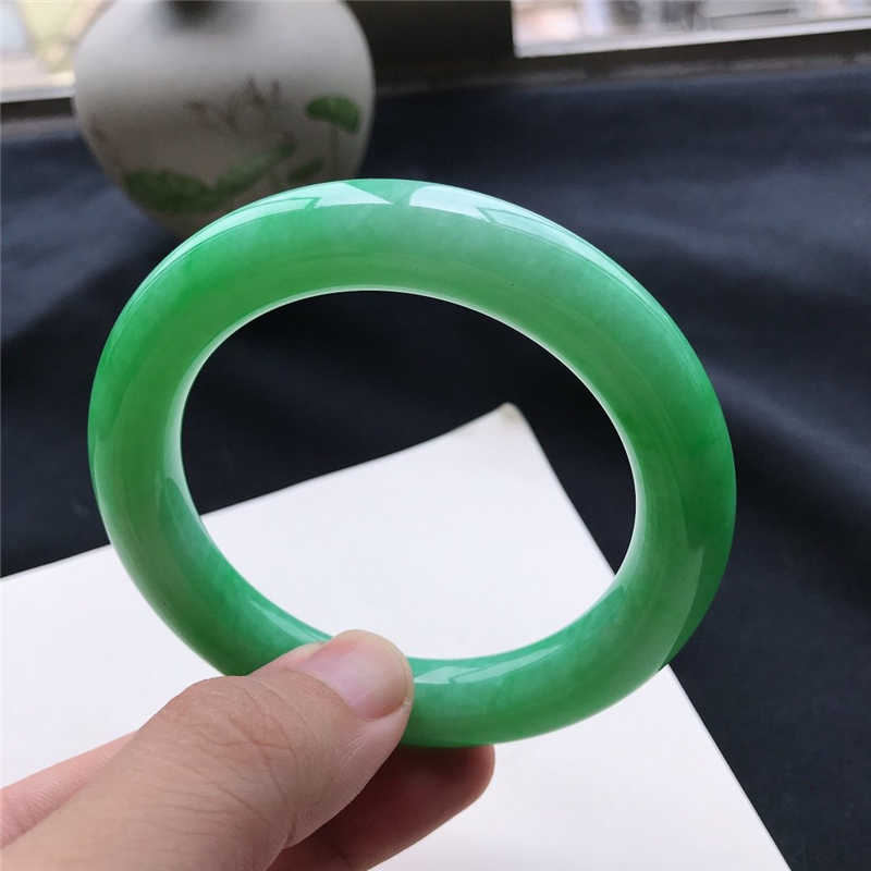 冰糯种翡翠里面的棉,冰糯种翡翠是怎样的一种翡翠