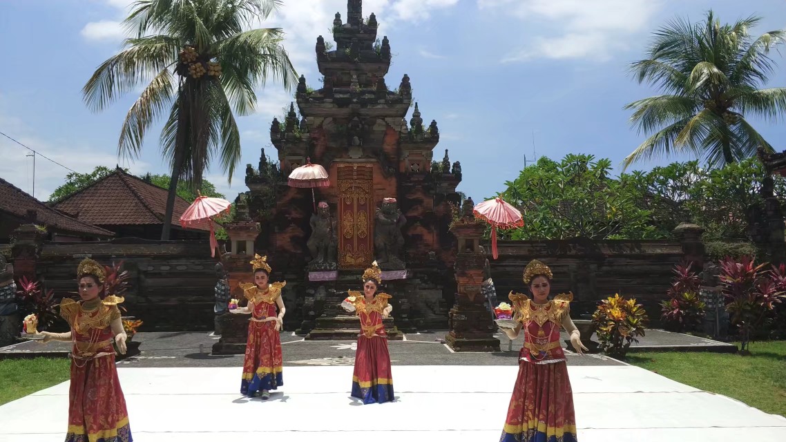 巴厘岛最美的地方是蓝梦岛,蓝梦岛最经典的地方是恶魔的眼泪