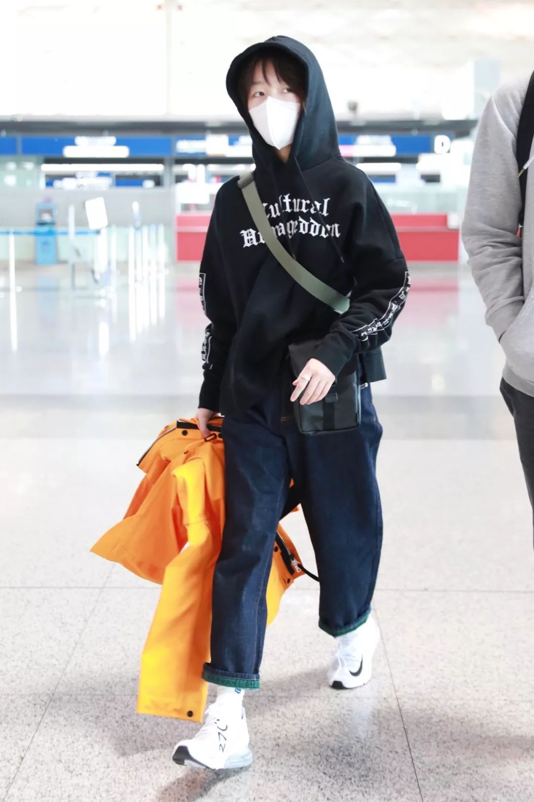 周冬雨变美女,周冬雨变好看了