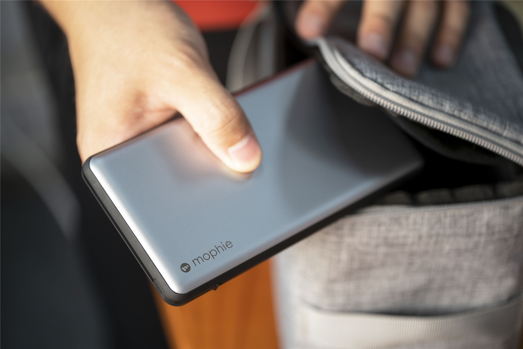 mophie移动电源10000mah可以充几次,mophiepowerstationproxl移动电源