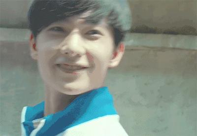 杨烁从年轻到现在颜值变化,杨烁是帅还是有魅力