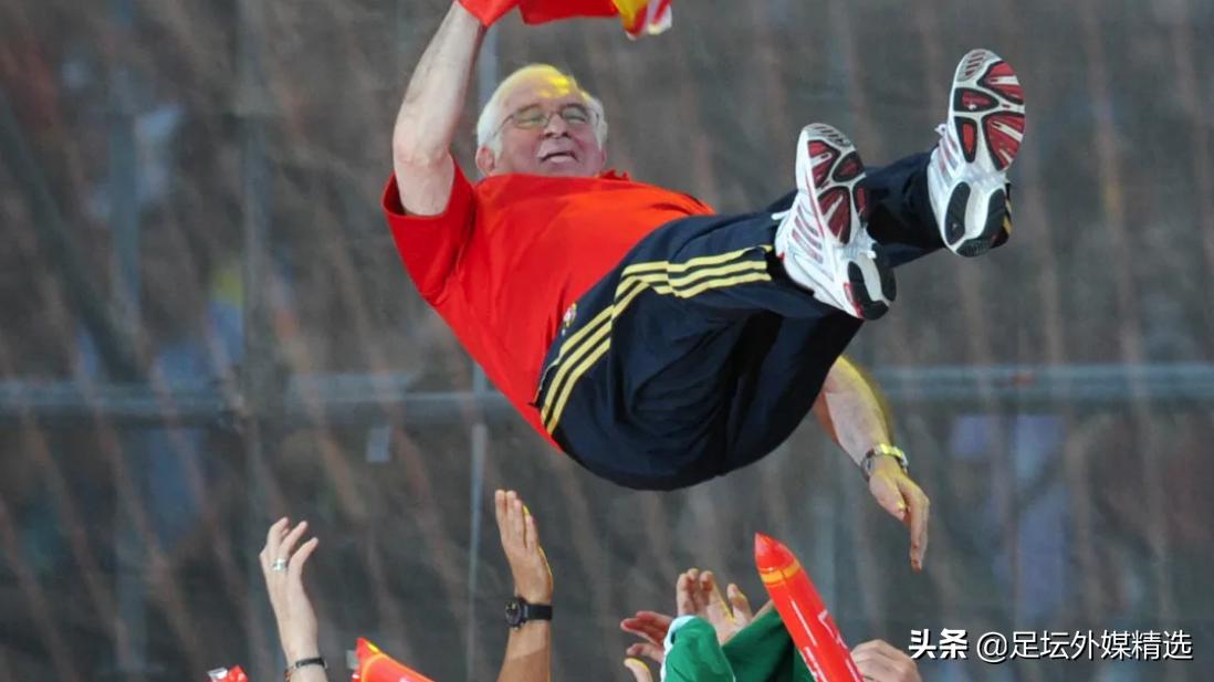 西班牙国家队前主教练,西班牙王朝三连冠时的教练及球员