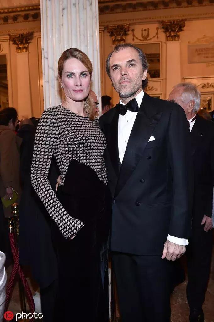 能嫁给王子的从来就不是“灰姑娘”，一起来看这场举办在世界五大宫殿之一的世纪梦幻婚礼吧