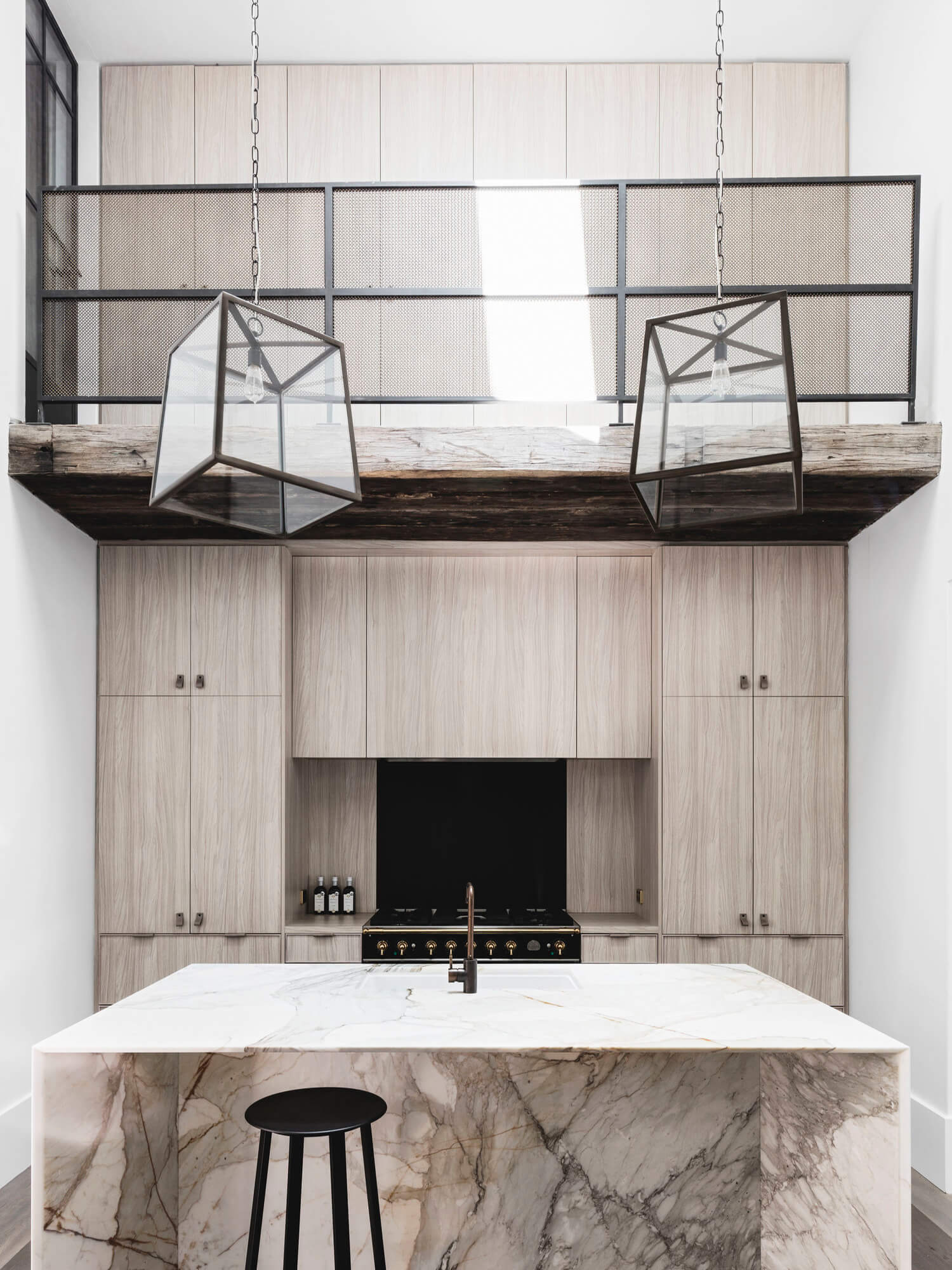 猎人山庄1免费完整版,猎人山庄好吃的餐厅