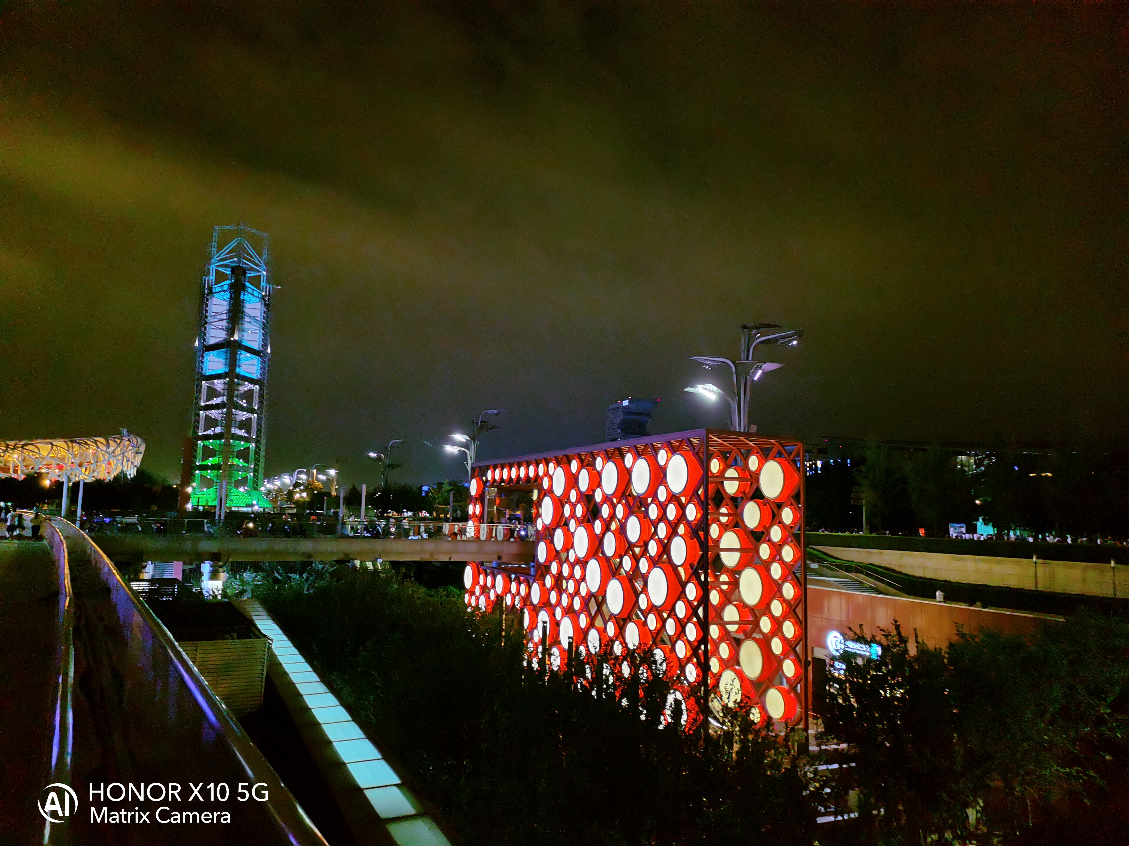 两千五左右的5g手机推荐性价比高,8g+256g的5g手机值得买哪一个