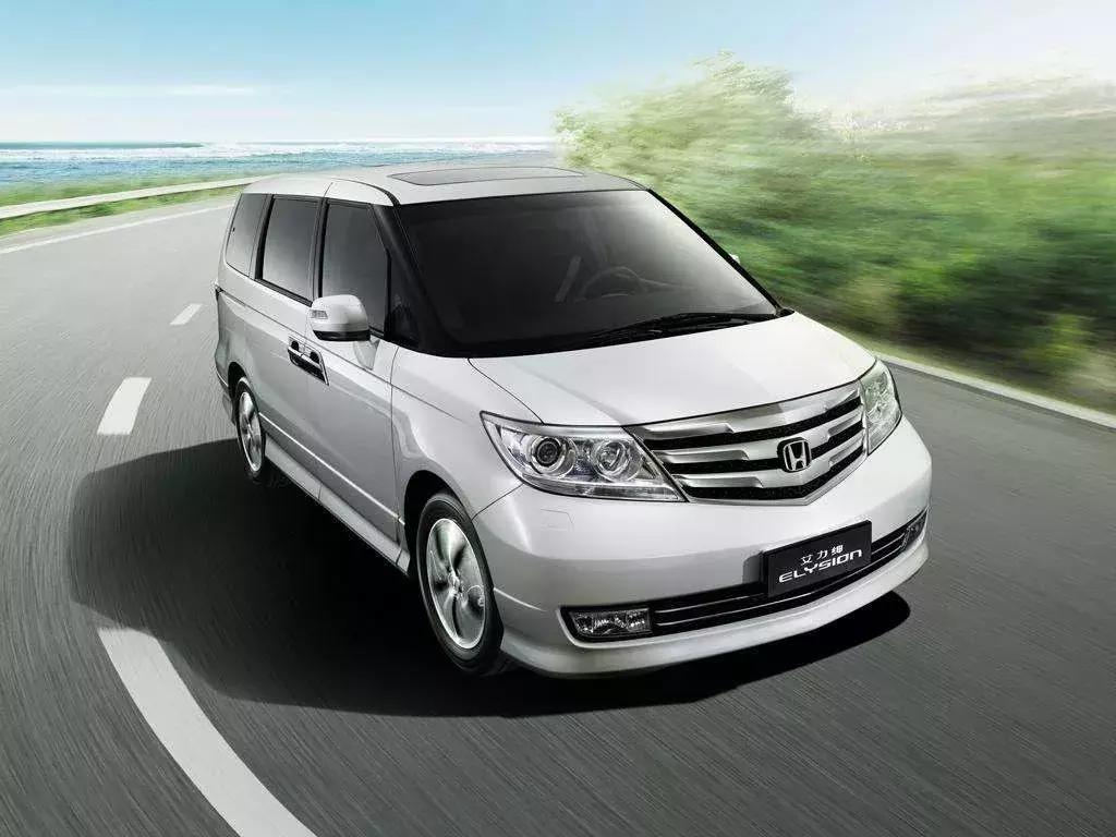 试驾艾力绅锐混动视频,艾力绅锐混动哪个颜色好看