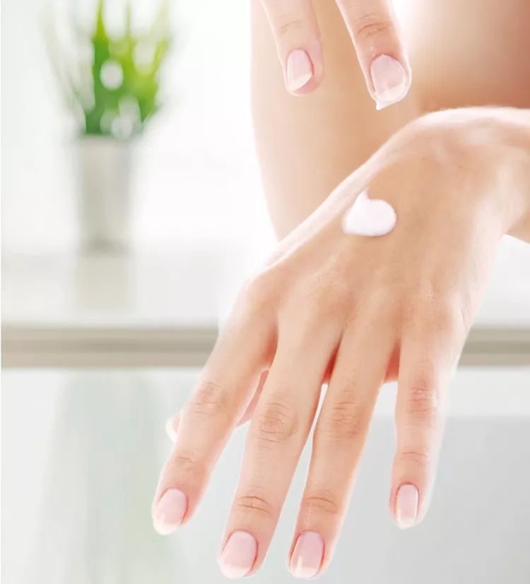 妮娜泰勒是谁,妮娜泰勒的手