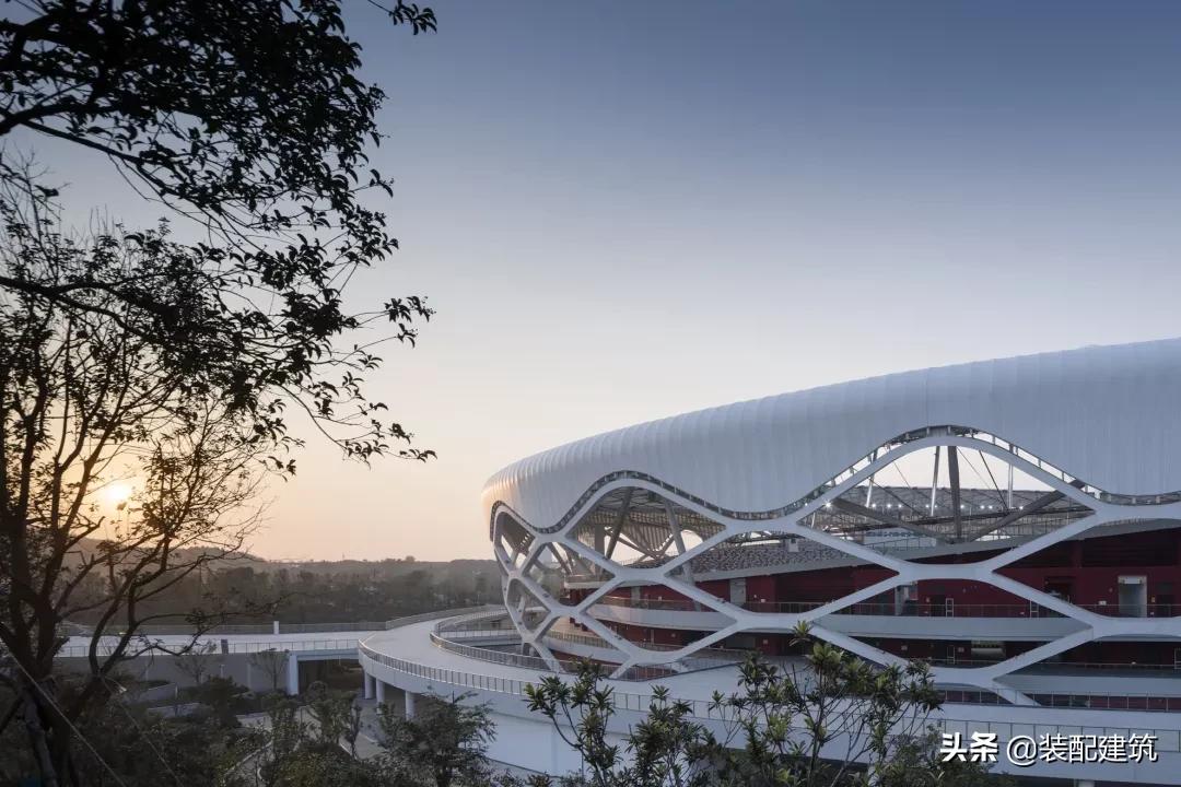 新型钢结构体育馆,钢结构现代化体育馆