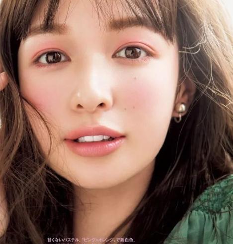 「虾饺说美妆史」日本第一盒黄皮粉底，一经问世抢购一空