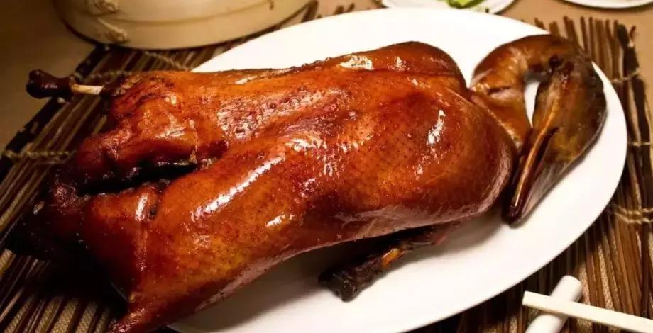 父母看儿子带了100个包子！留学生笑而不语：你是没见过我爸妈……