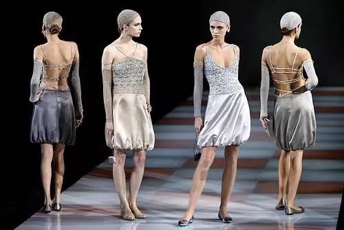 世界十大顶级服装奢侈品牌排行榜,世界十大顶级奢侈服装品牌