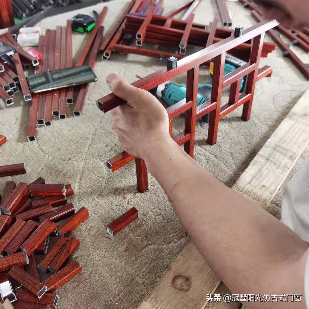 开个铝合金仿古门窗厂有前景吗「冠墅阳光」