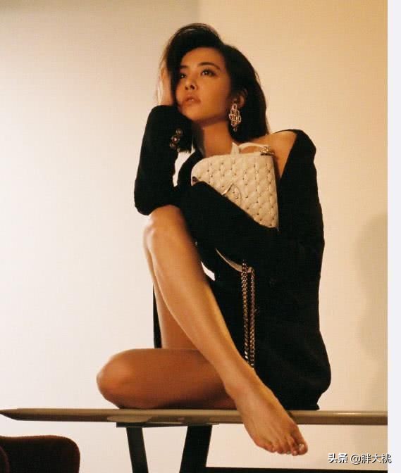 女星林志玲古力娜扎赵丽颖,女明星的脚有40码以上的吗