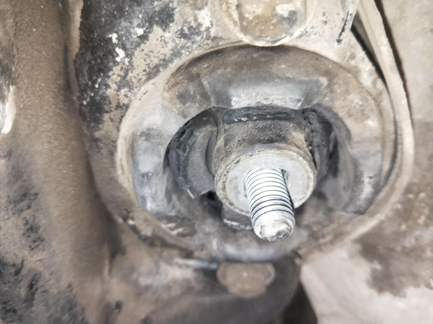 奥迪6缸2.8发动机通病,奥迪2.8v6发动机抖动缺缸