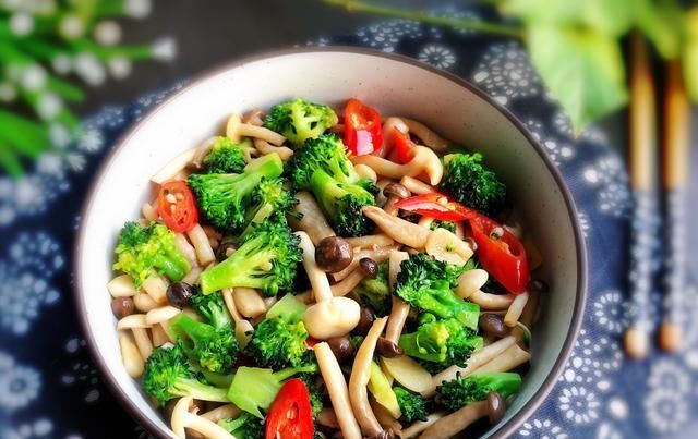 便秘最怕一物炒菜放一点快速通便,便秘最好的通便菜