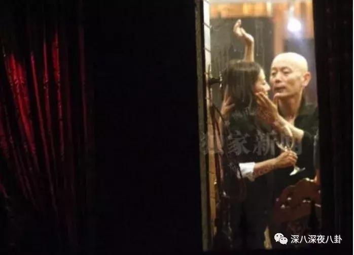 葛大爷回看以前的比赛,葛大爷下班时候的日常