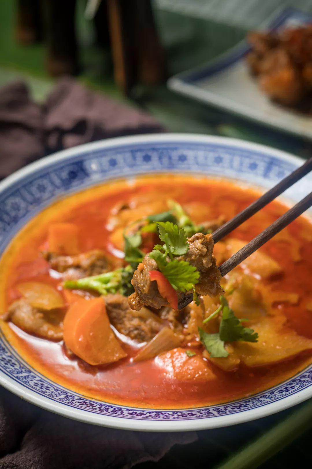 罗湖有家怪店，十个人来吃完饭后，老板居然多了一百个朋友