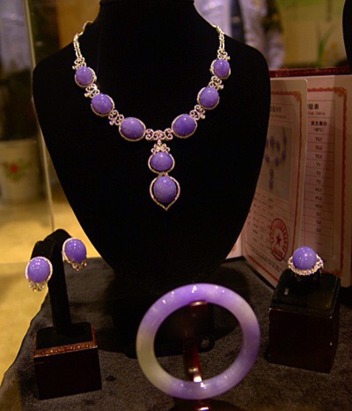 浅谈不同档次的紫罗兰翡翠的价格,紫罗兰翡翠原石如何挑选