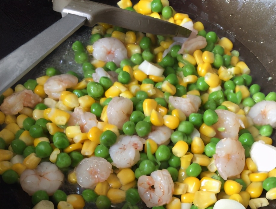 鲜虾仁怎么炒又嫩又好吃呢,炒虾仁怎么做才能更入味