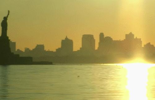 20年穿旧衣，垃圾桶捡食物，纽约女孩省出一套房：有钱，我就不花