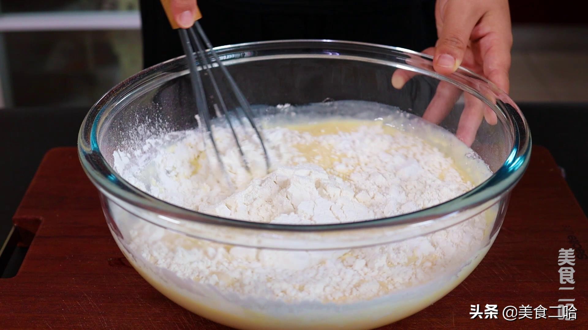 千层蛋糕皮怎么煎才薄窍门,千层蛋糕饼皮制作方法没有模具