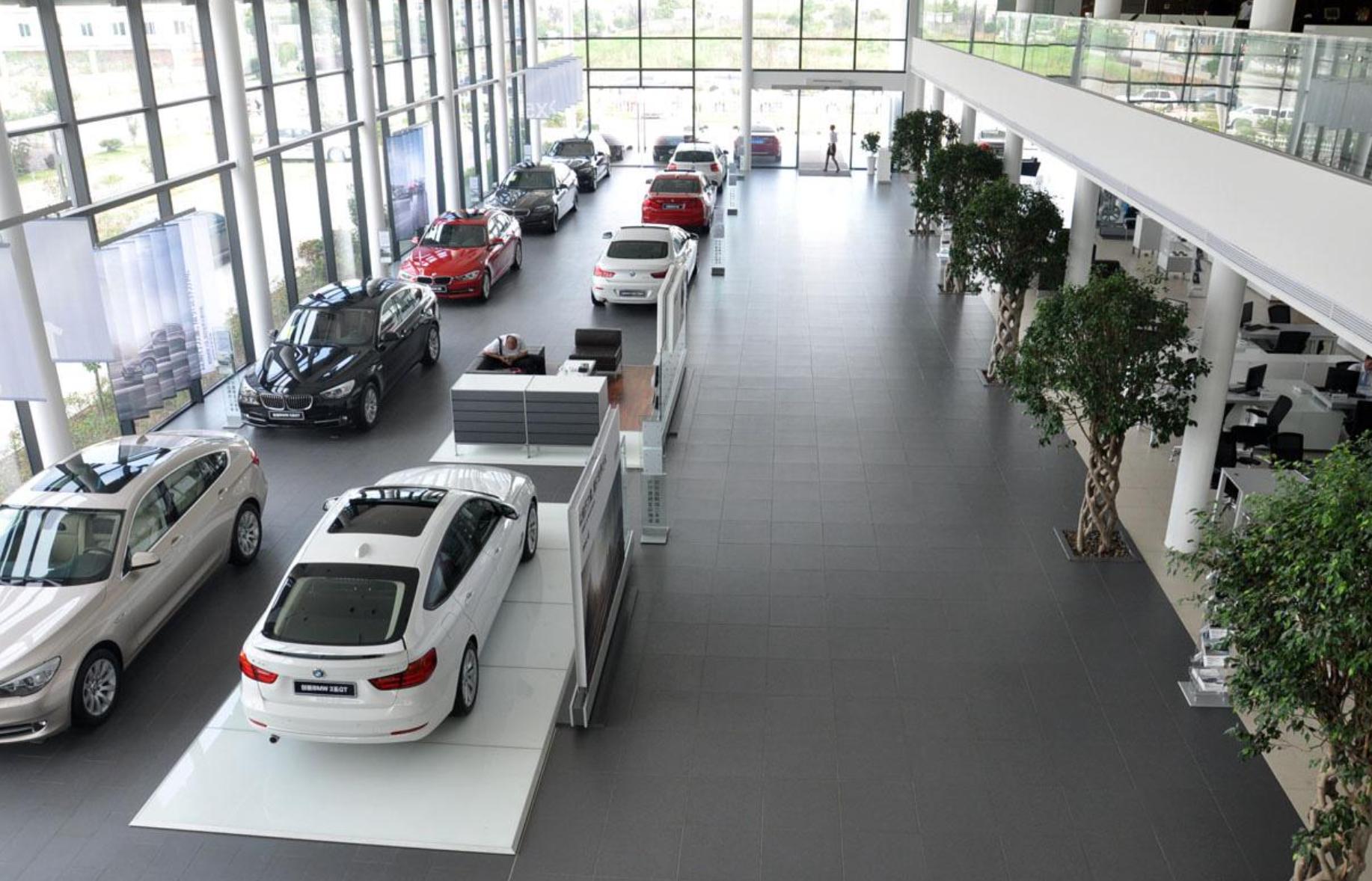 买车在4s店买还是在销售公司买好,买车直接去4s店还是先联系销售