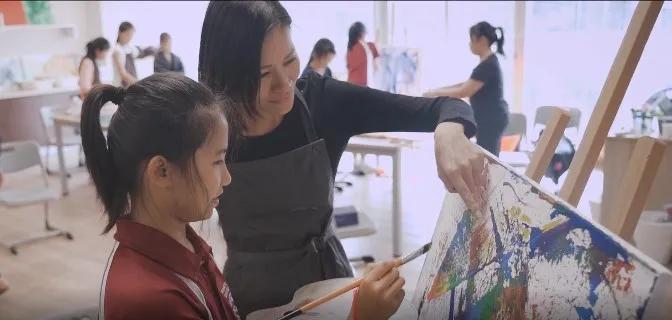 有才华的老师上课,有才华的老师在讲台讲课