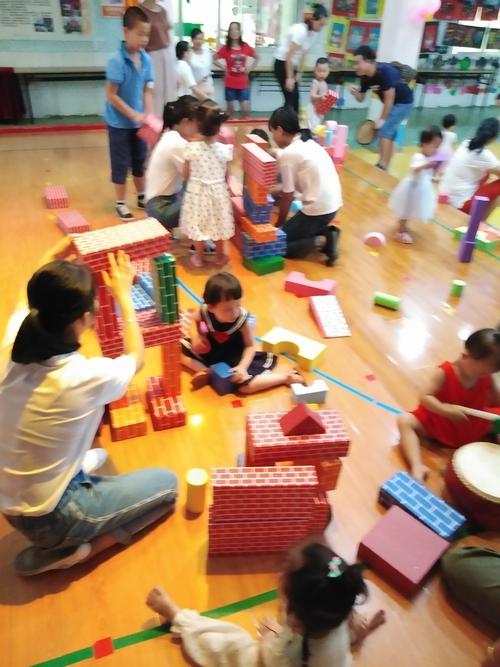 小孩玩积木可以锻炼耐心吗,玩积木是怎么让宝宝变聪明的