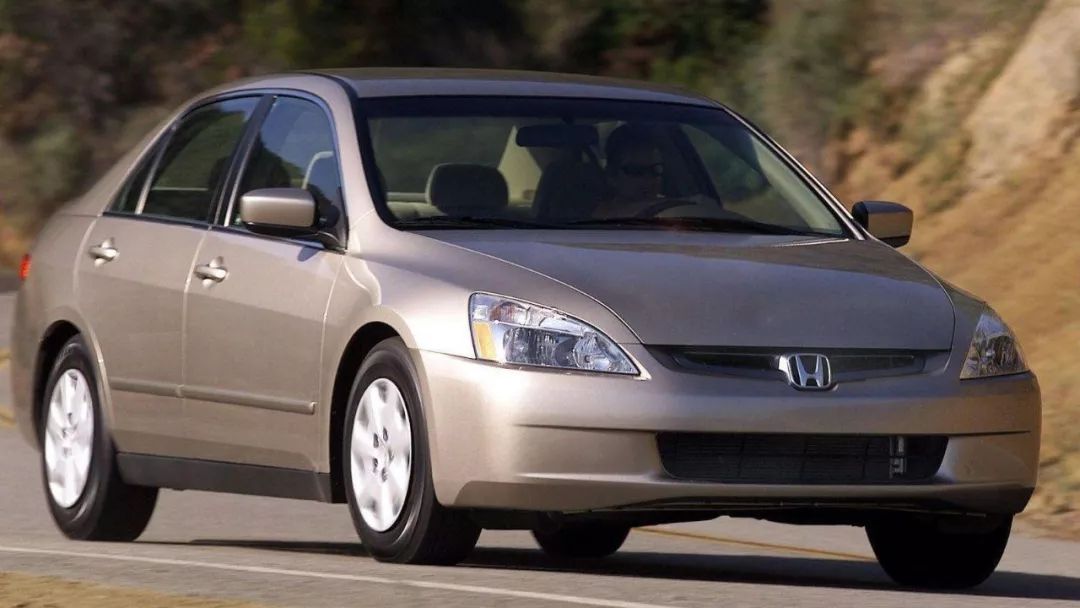 这台思域当年售价比雅阁还贵，如今车友为情怀将其收入囊中