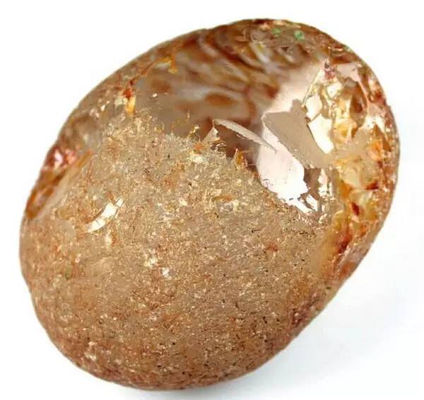 河边能捡到什么值钱的石头,在哪儿能捡到值钱的石头