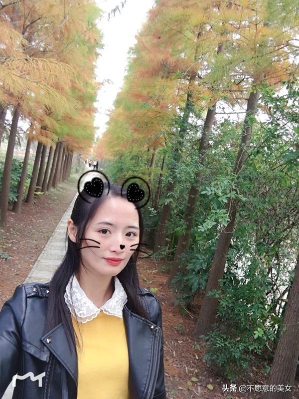 可爱的少妇自拍越来越丰满越来越成熟了