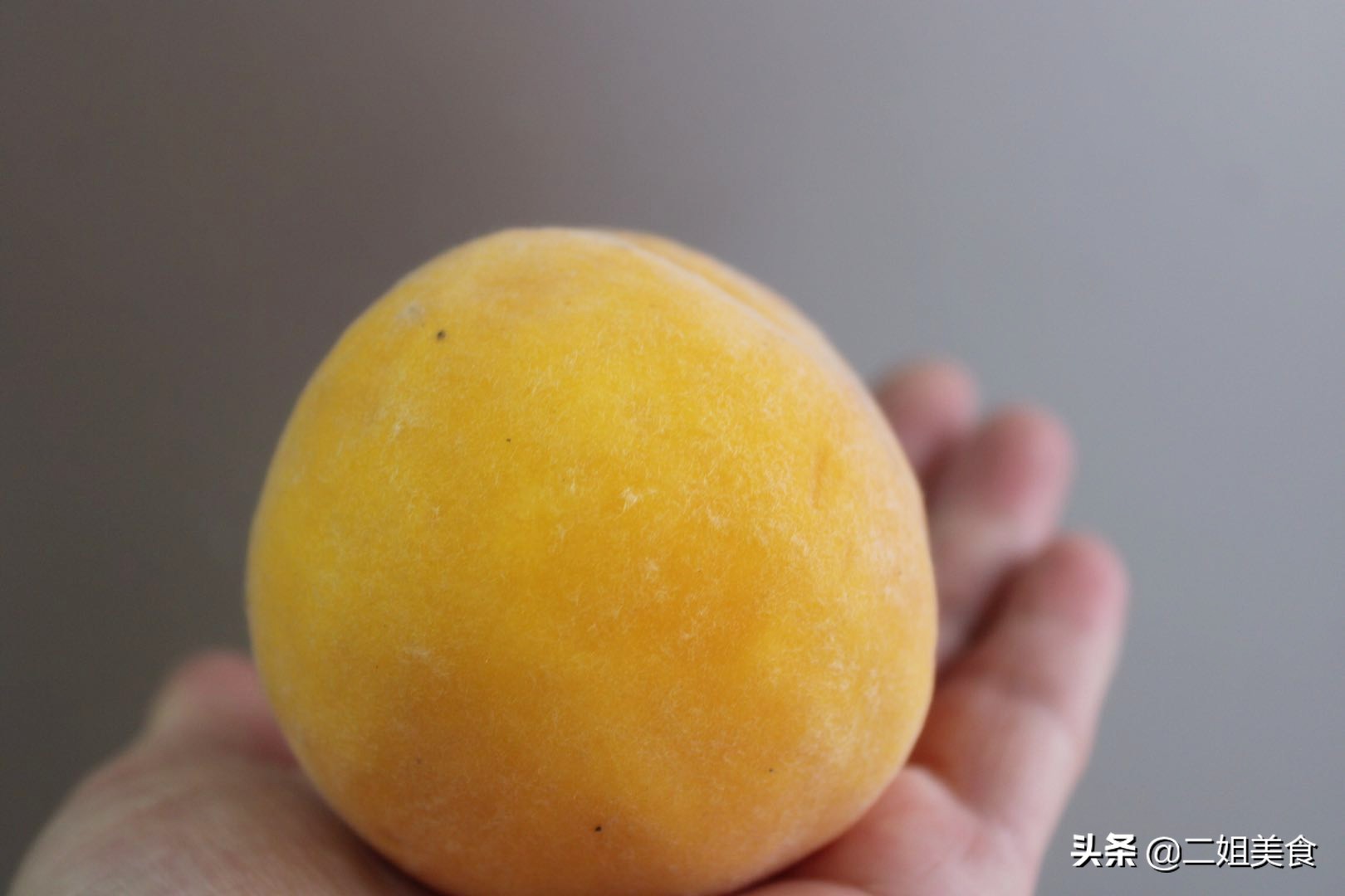 黄桃要怎么挑,怎么选黄桃选的甜